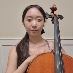 Annie Photo_SQUARE_300x300.jpg